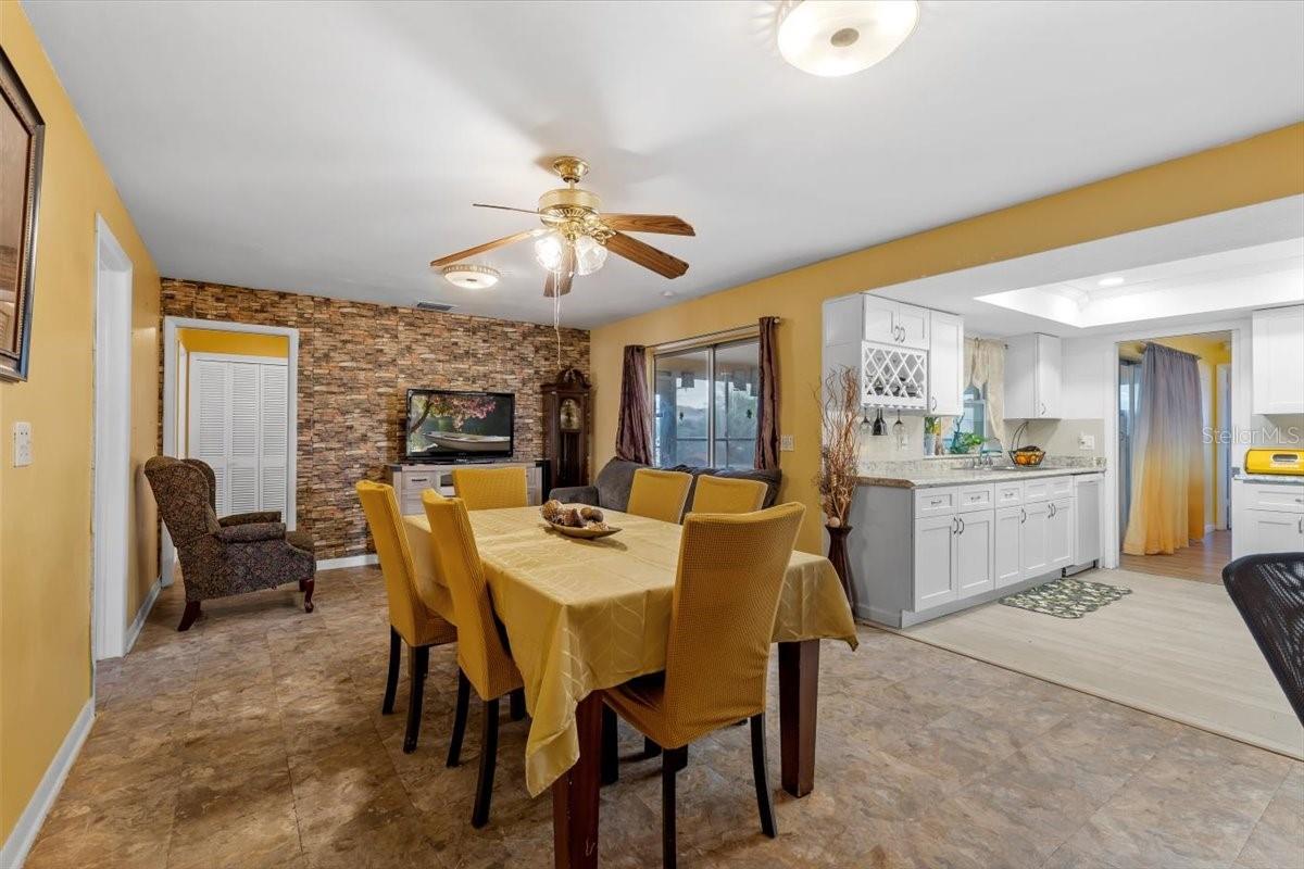 DINNING ROOM