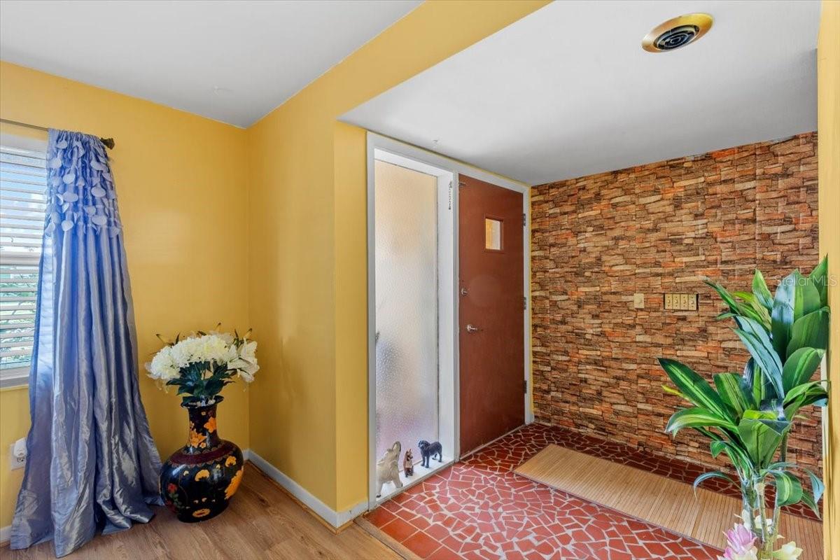 FOYER