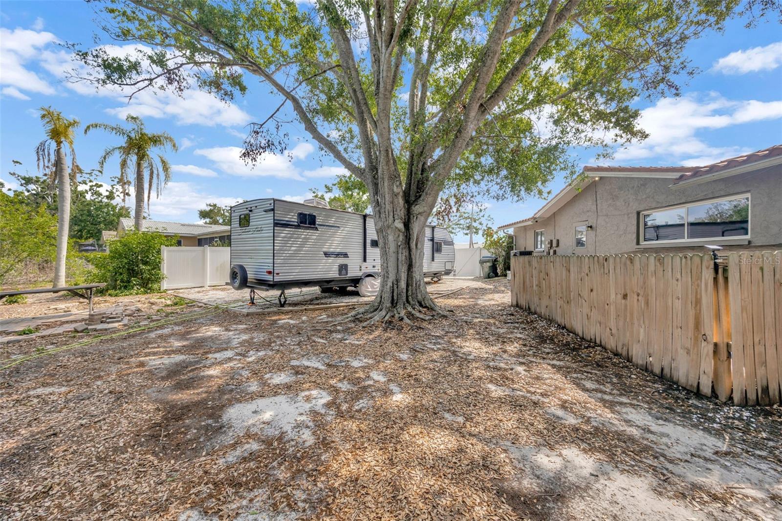 As if the boat lift weren’t enough—you’ll also have your own private, standard-sized boat ramp.