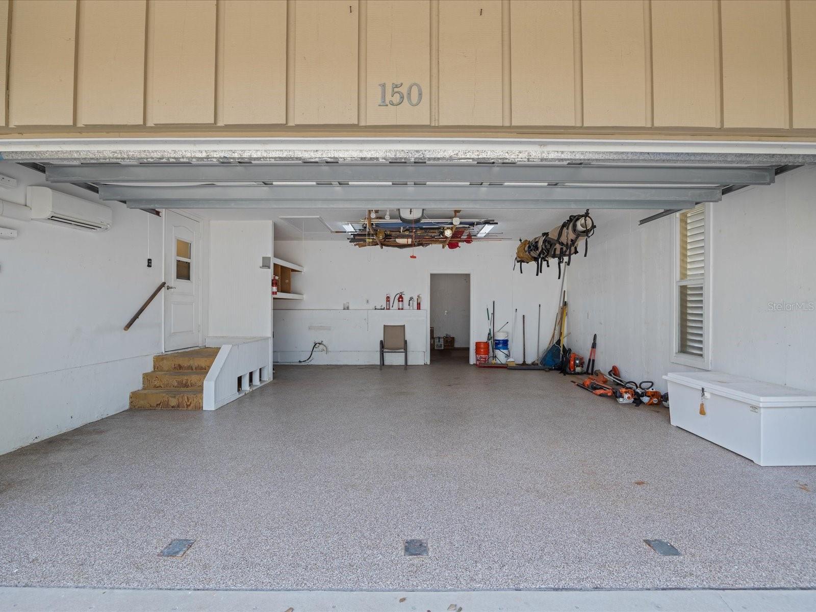 Oversized garage with 18' door