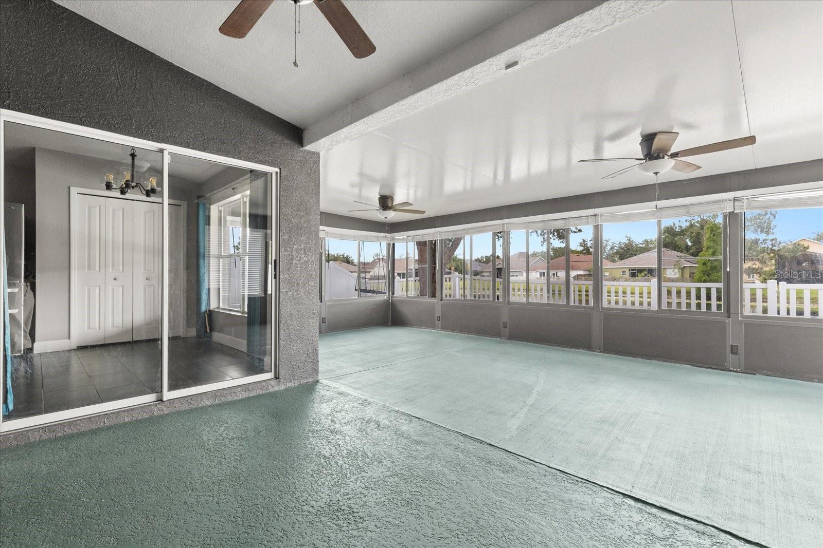 Spacious Florida room, enjoy this amazing oasis