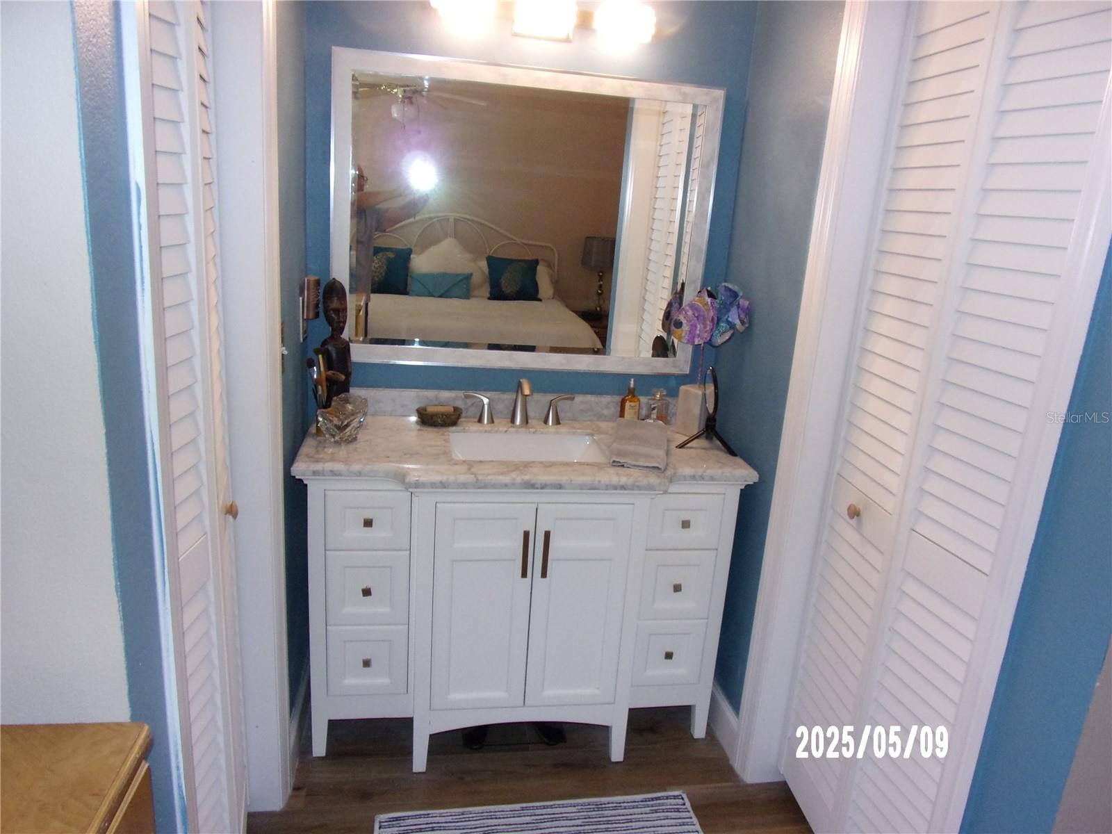 Master Vanity