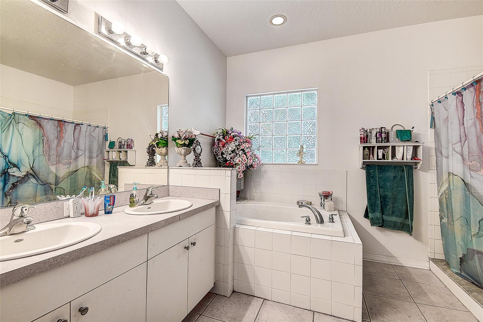 Primary Bath with dual sinks