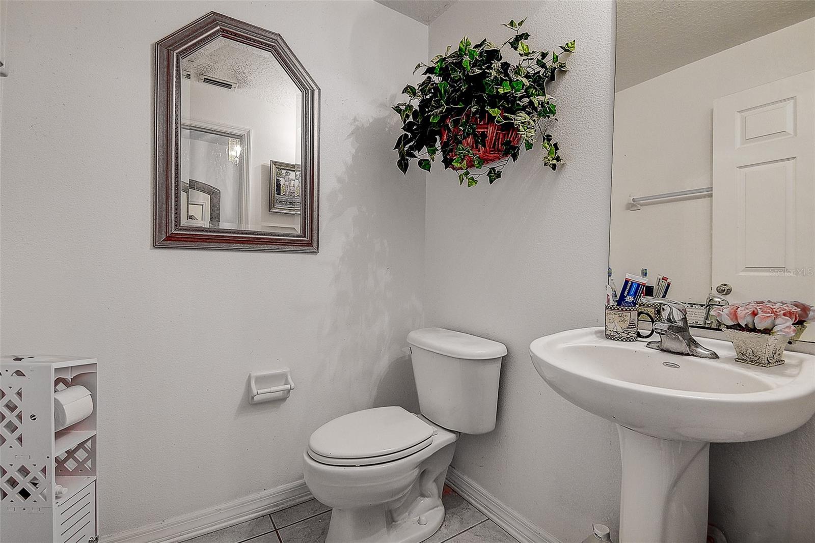 Down stairs 1/2 bath