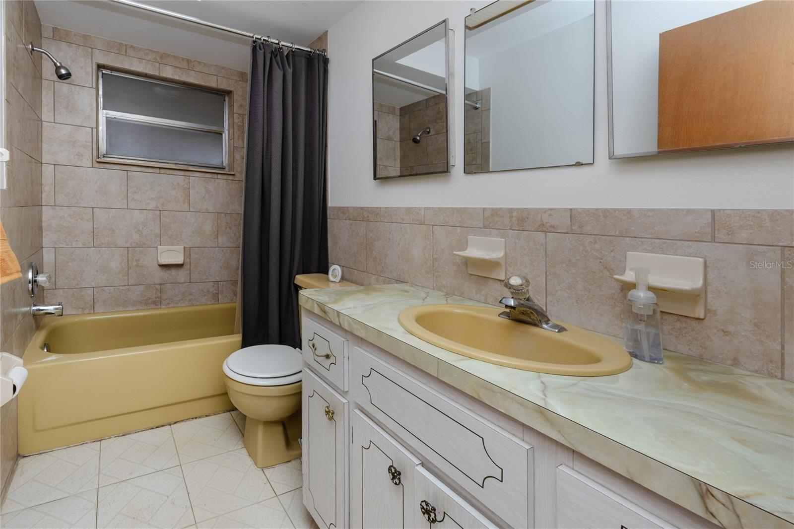 Main Bath with Tub and shower