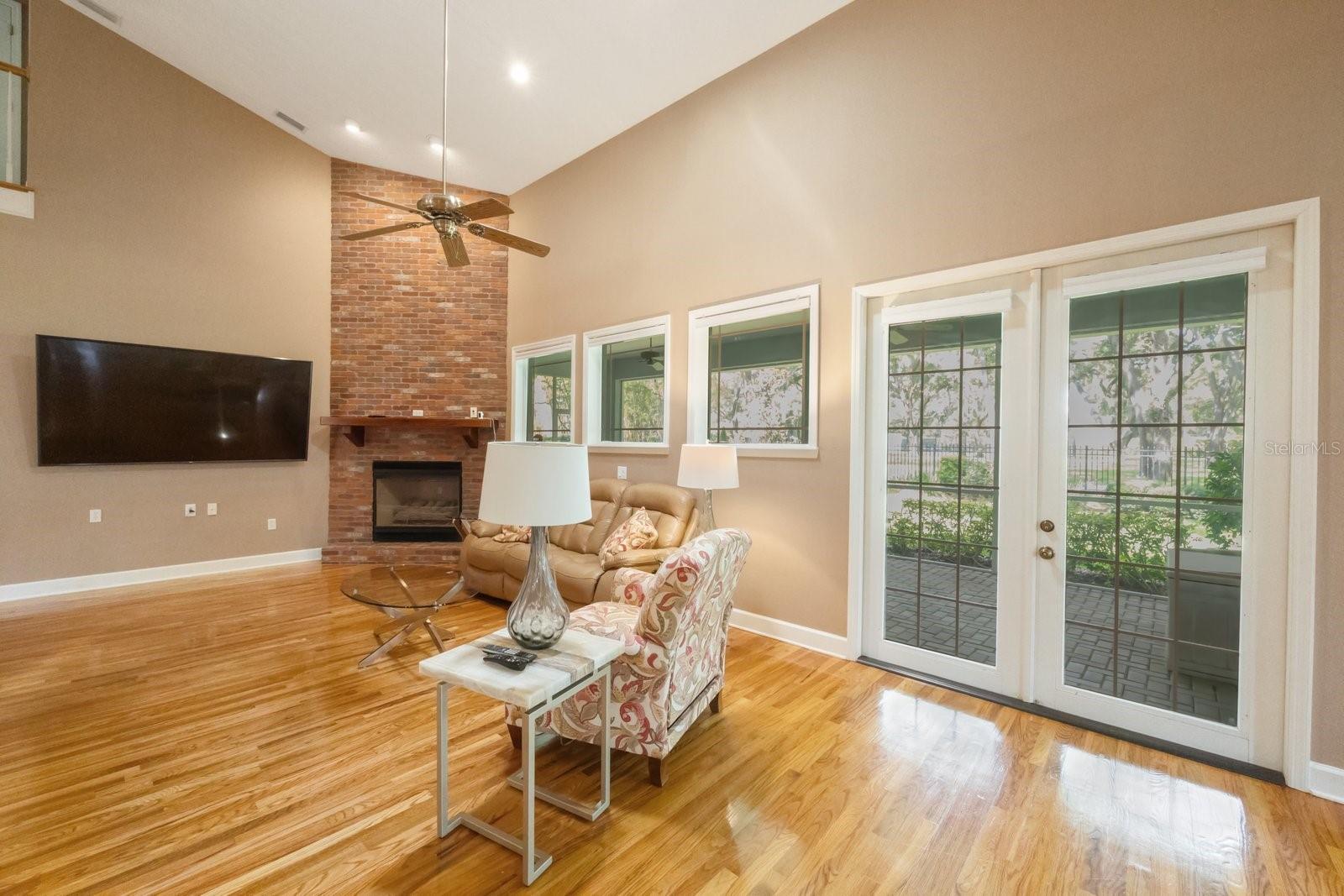 Living room / French doors to lanai