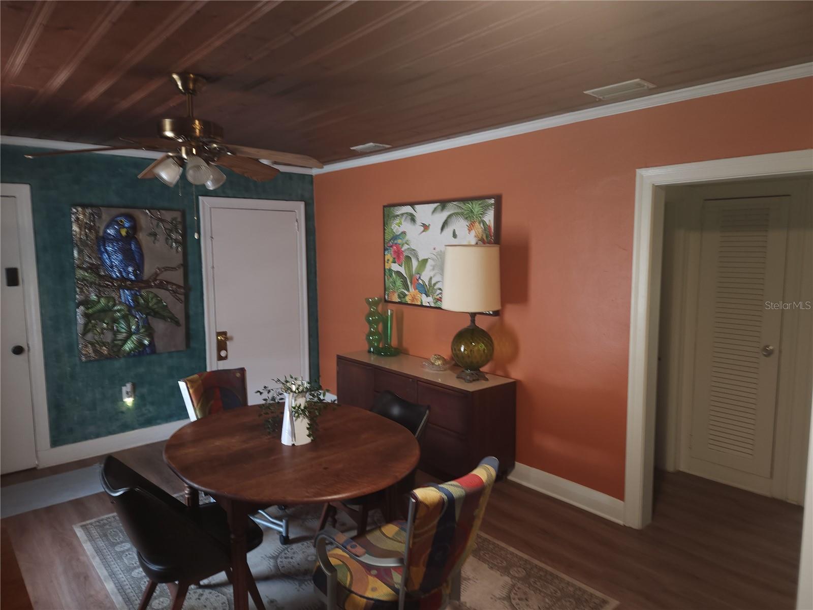 Dining 2