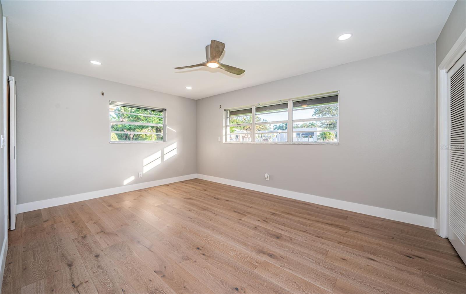 Main level secondary bedroom
