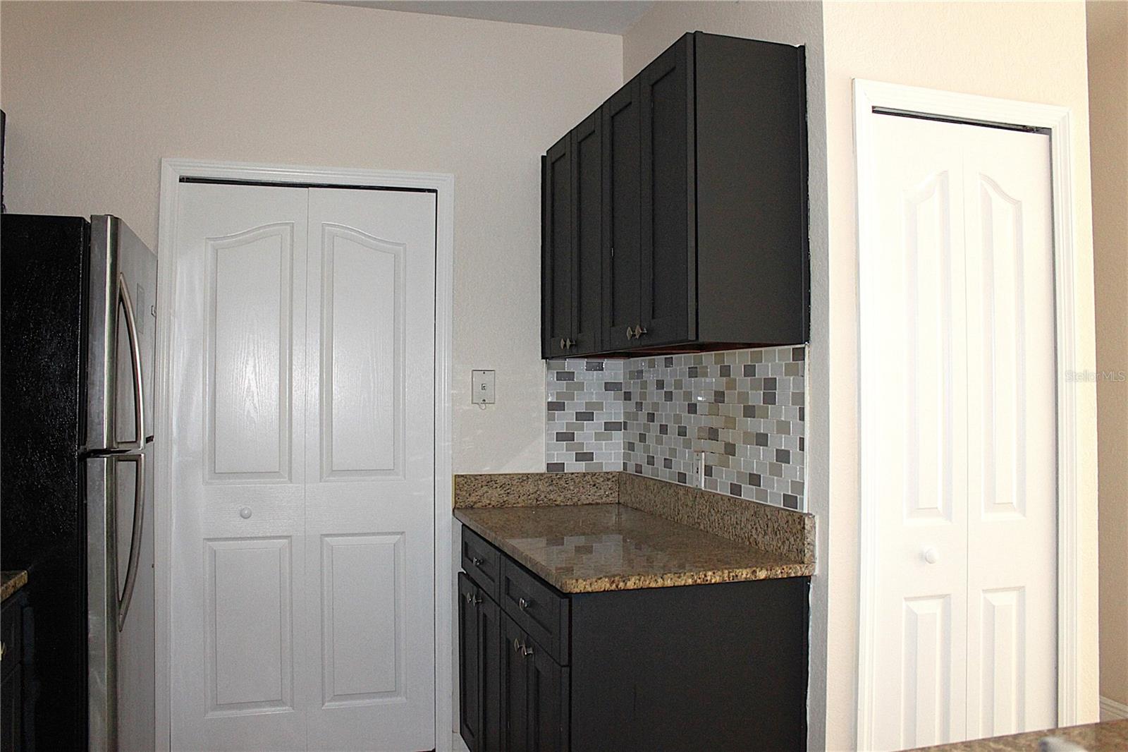 Kitchen Counter & Pantry Bi-Fold Door