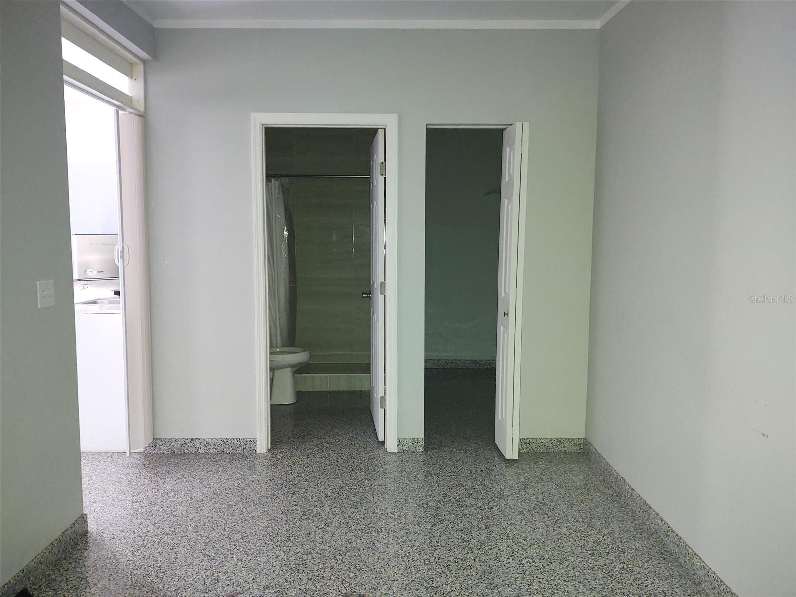 TB8384118