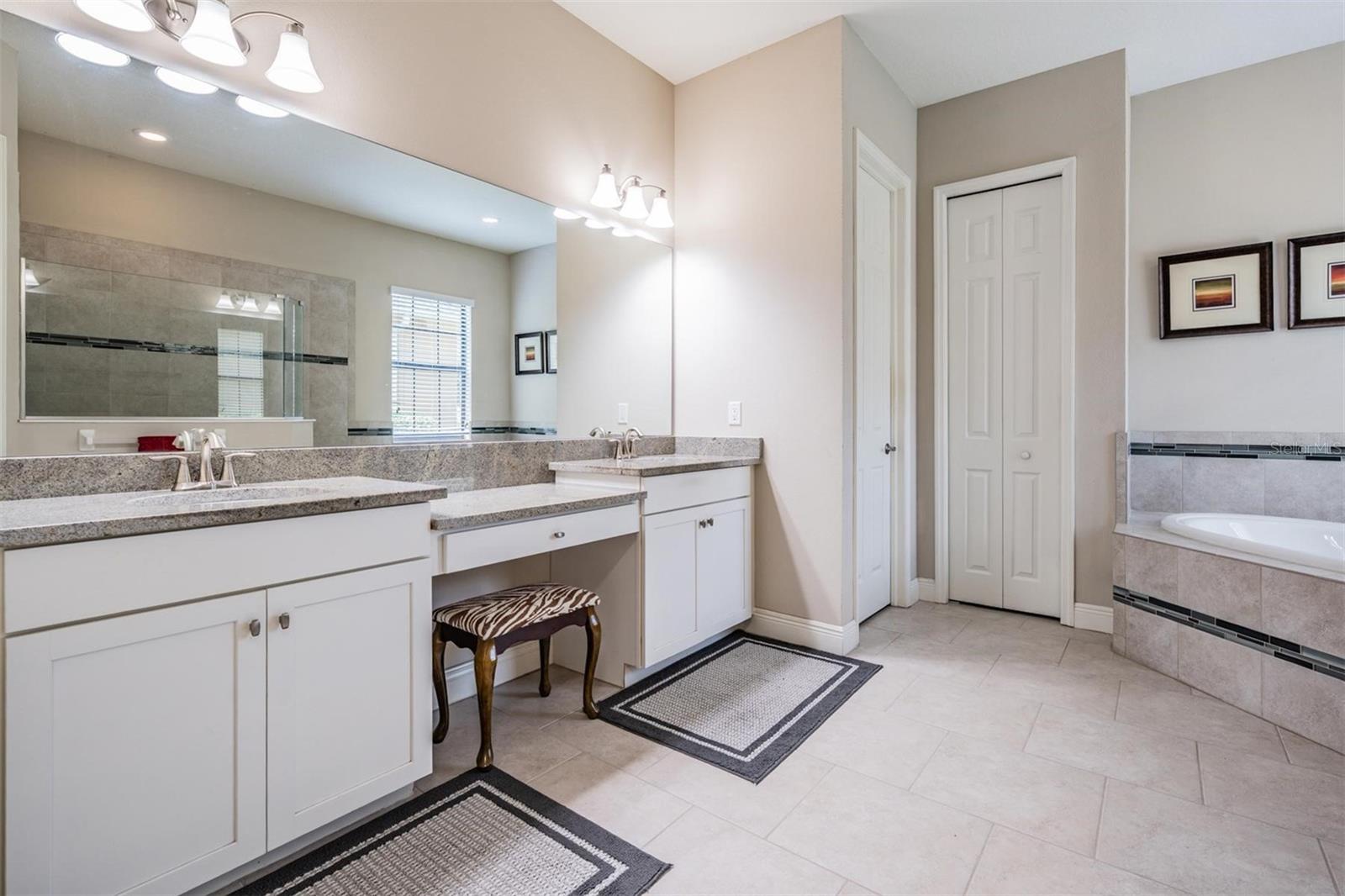 Dual sinks
