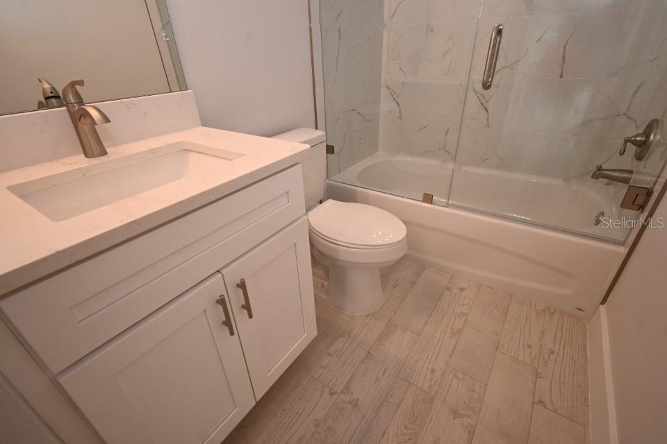 Shared 2nd bathroom