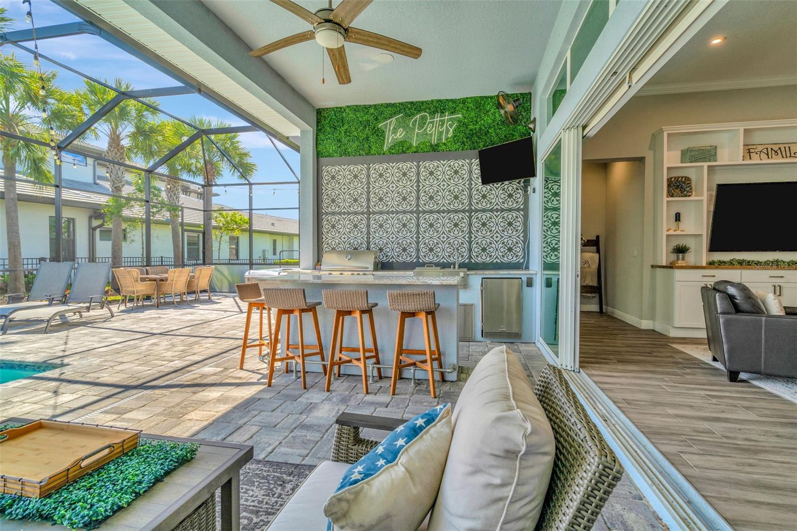 Check out the fully equipped outdoor kitchen.