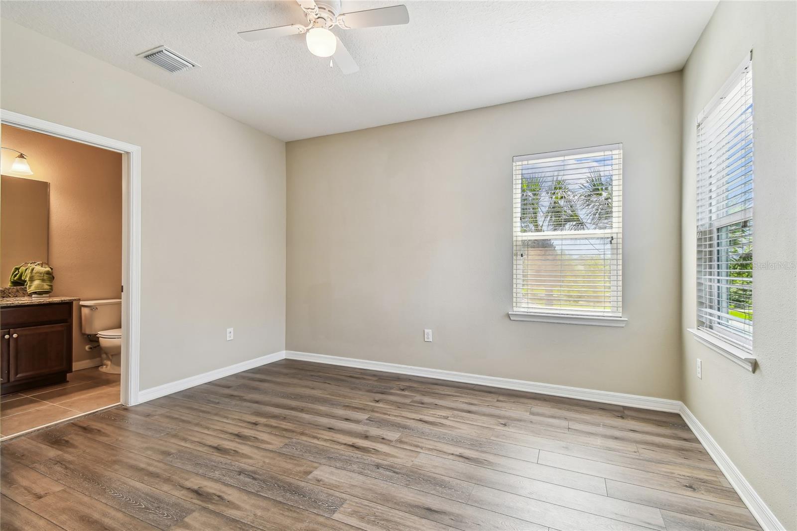 Bedroom 4 w/ ensuite