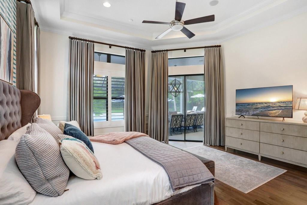 Primary bedroom with private access to lanai.