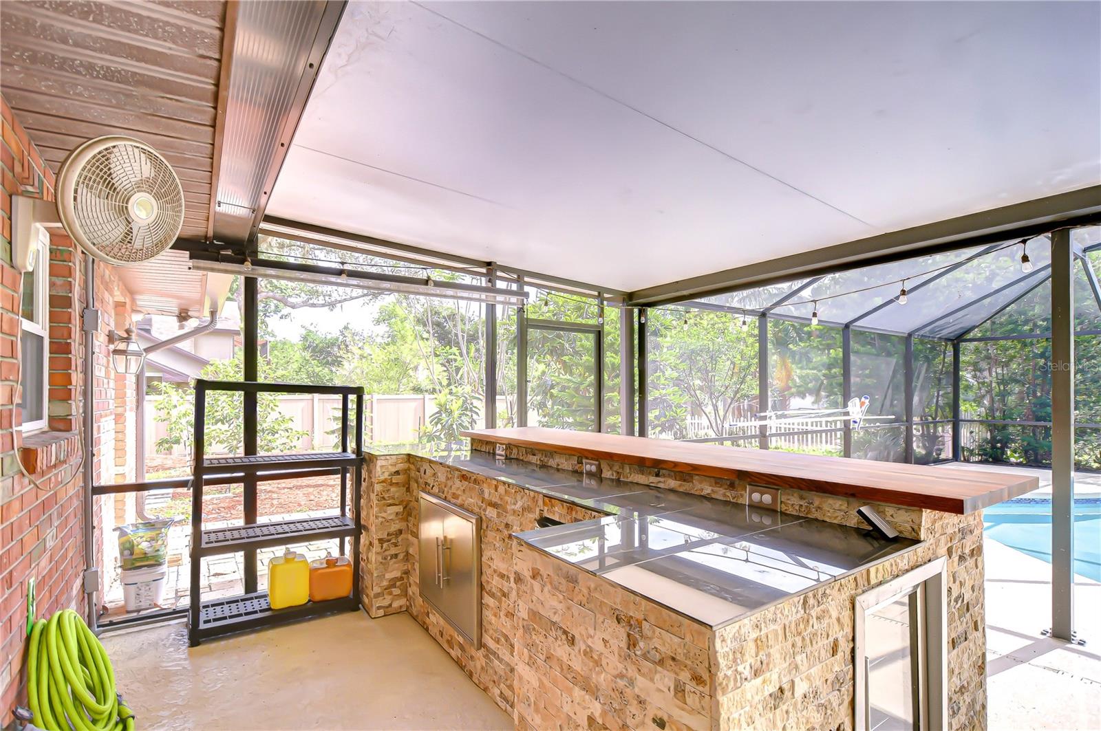 Even an outdoor kitchen - this is perfect!