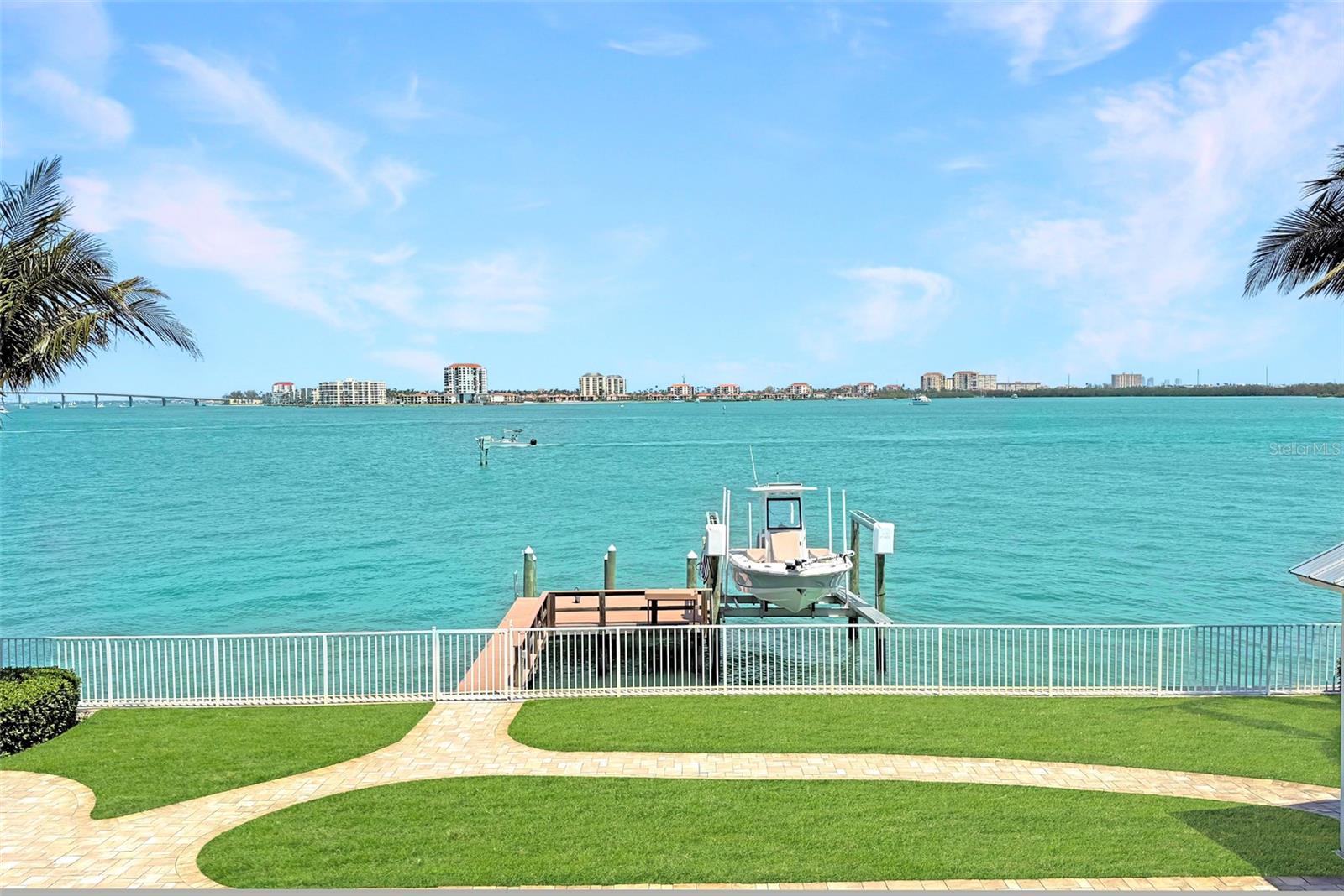 Gorgeous views of Boca Ciega Bay.