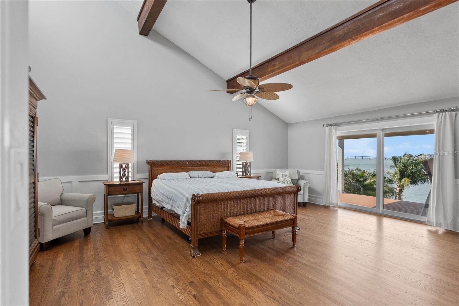 Magnificent master with high ceilings.