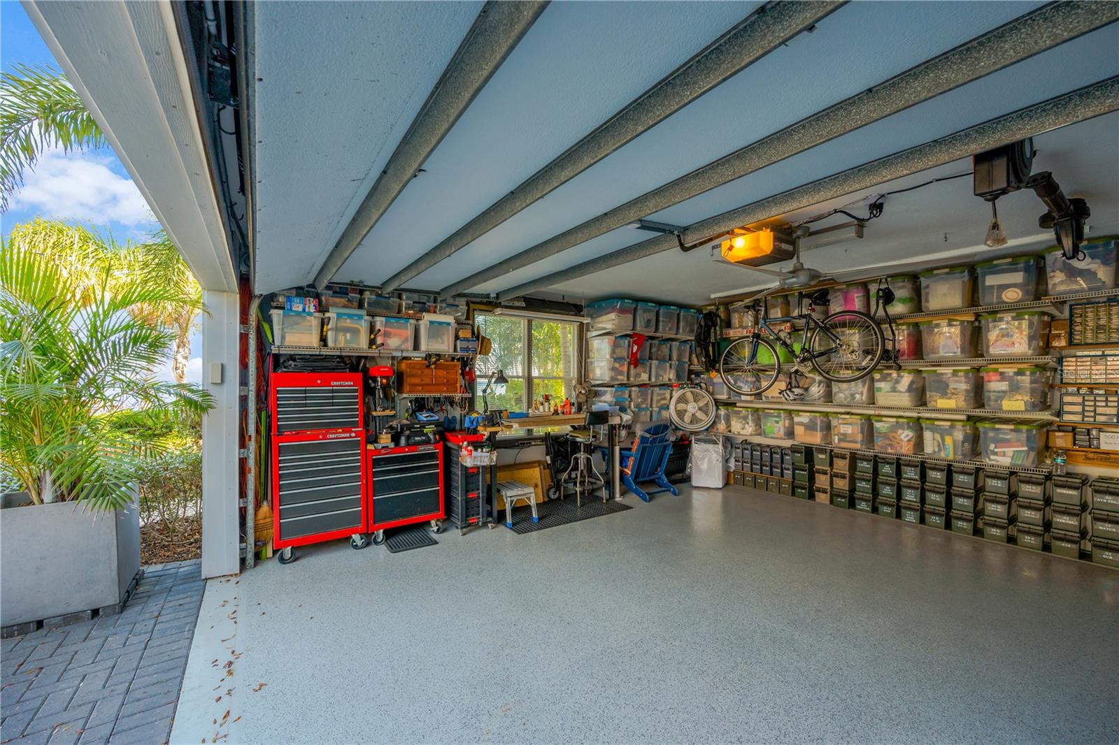 TB8384376