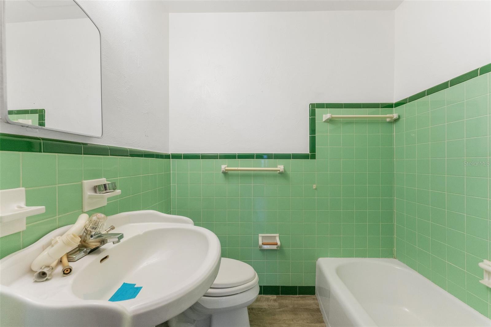Full Bathroom #2