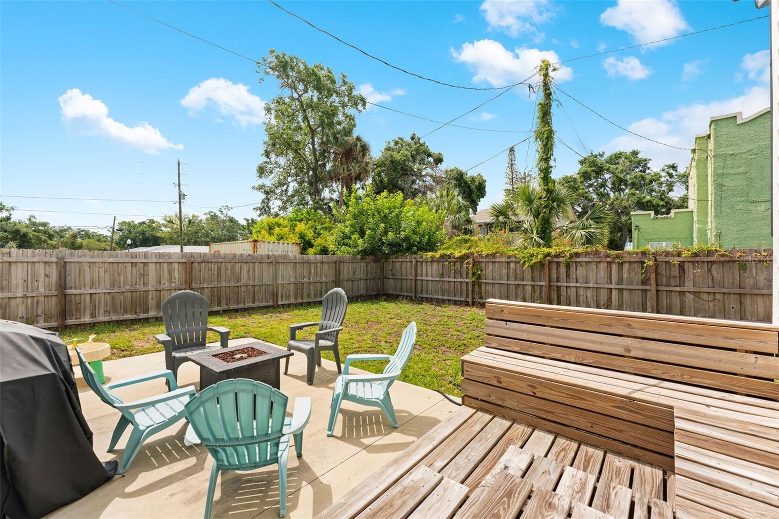 Large Deck and Fenced Yard for entertaining!