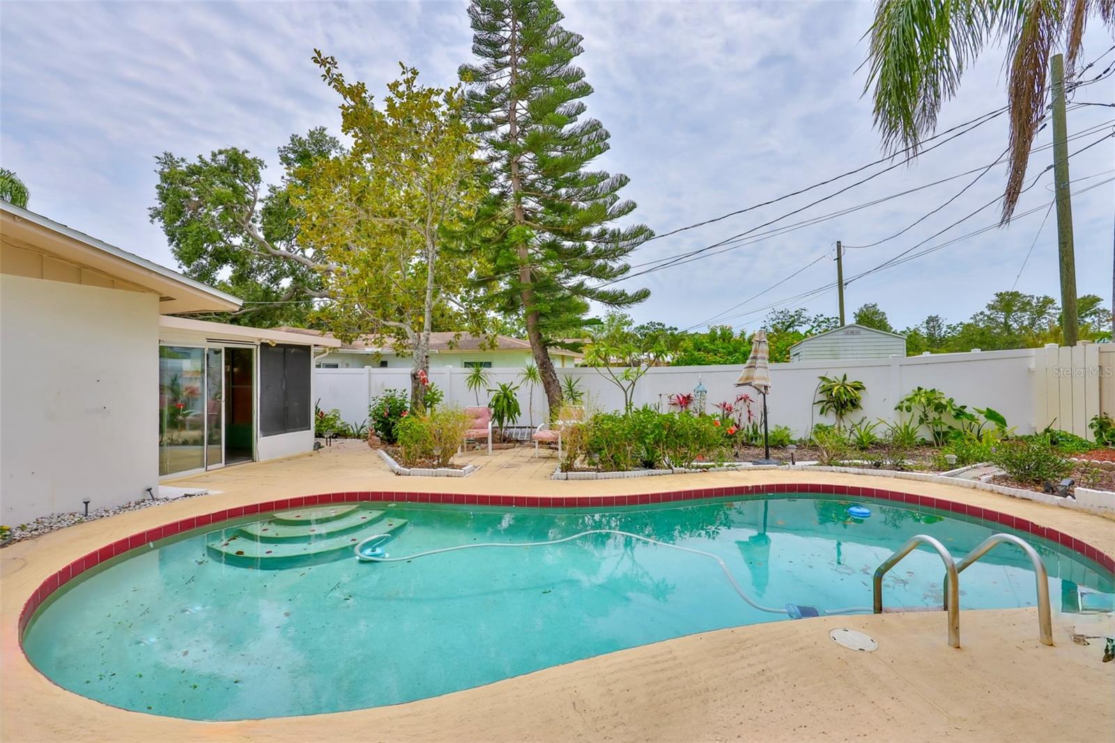Sparkling Pool Home