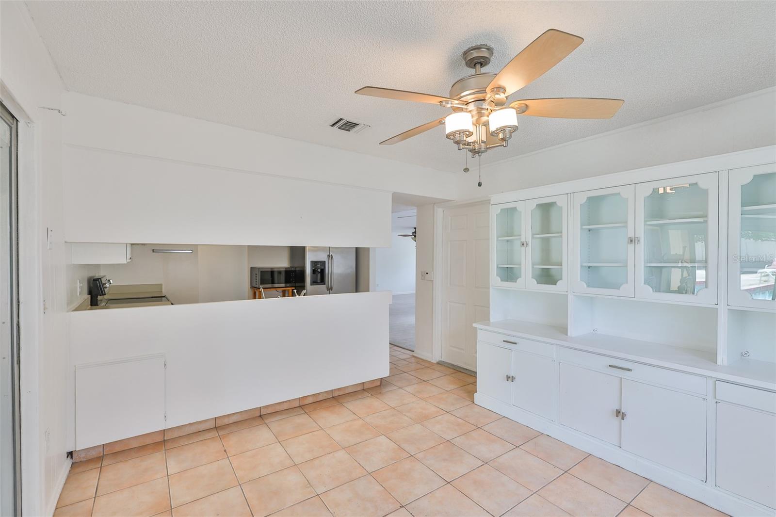 Eat-In Kitchen
