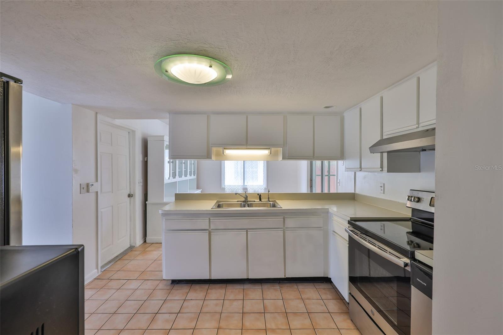 Spacious Kitchen