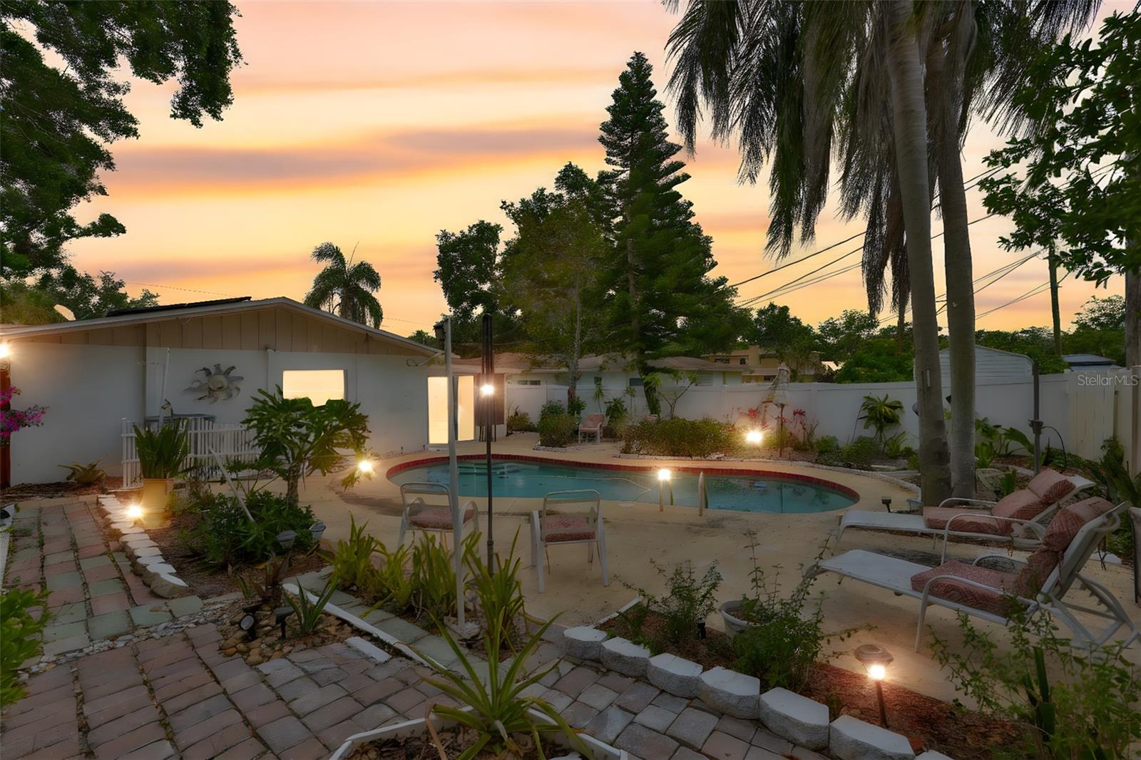 Coastal Breezes and Sunsets Await