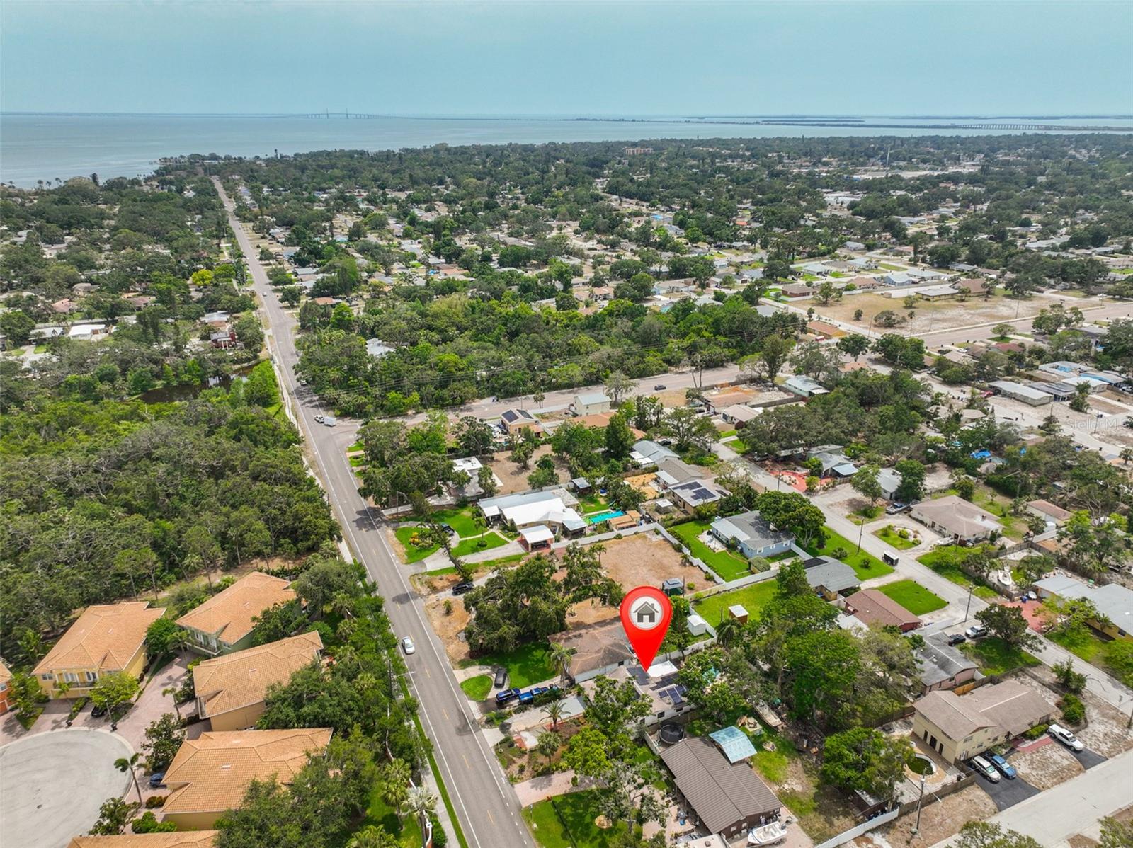 Walking Distance to Waterfront Parks and Views of the Skyway Bridge