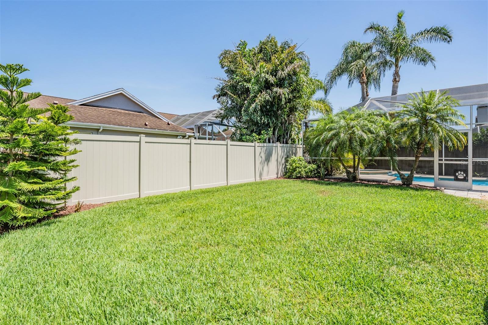 Spacious side yard