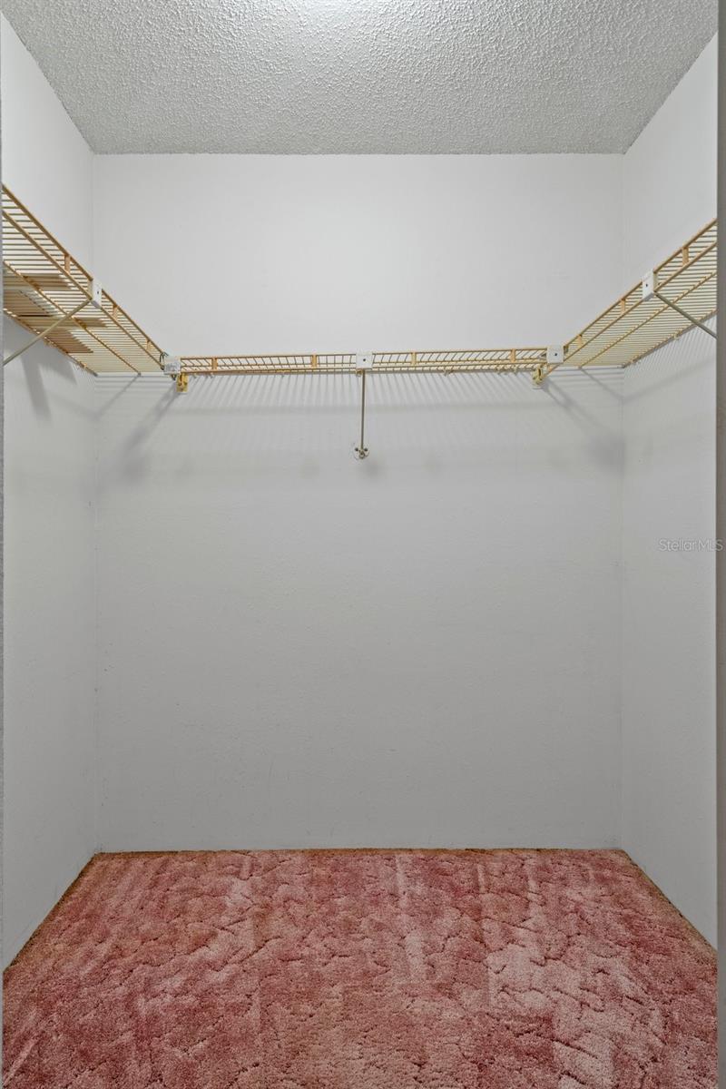 WALK IN CLOSET, MAIN BEDROOM