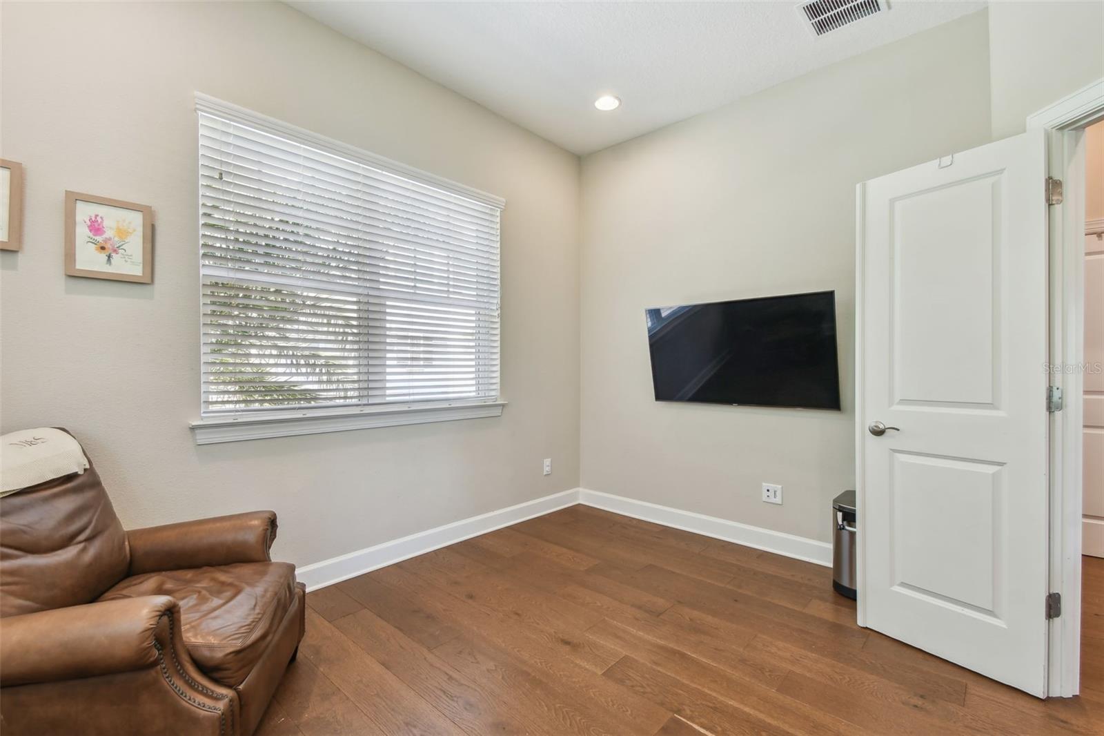 Main level bonus room