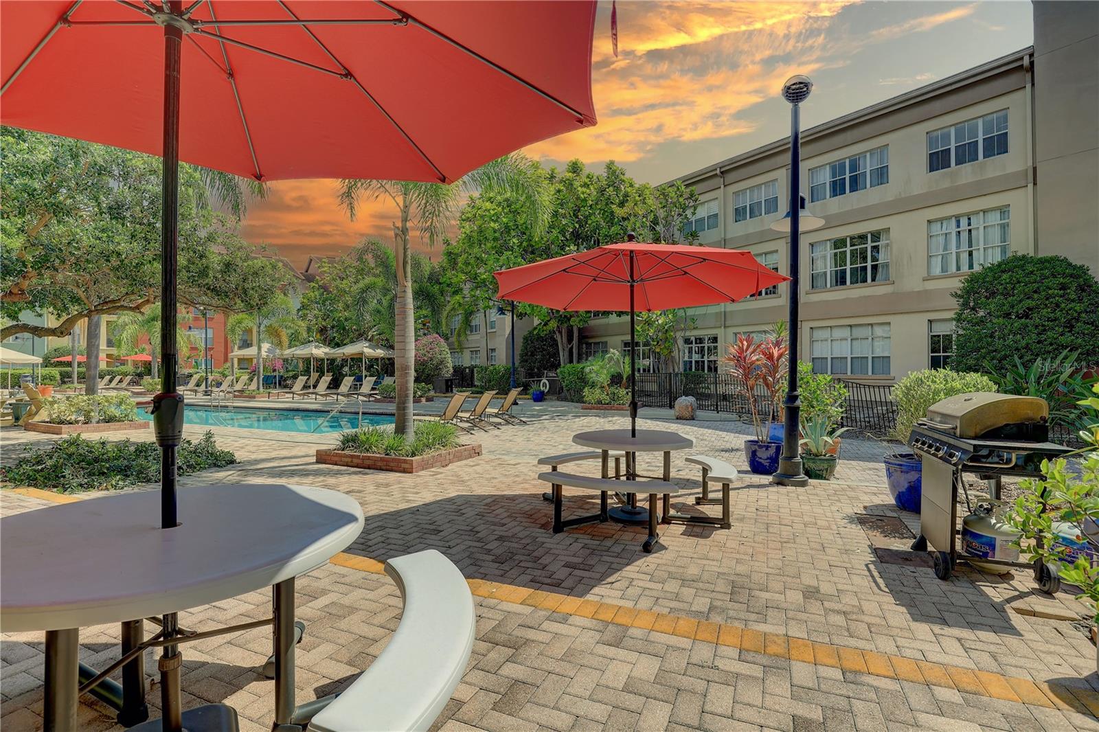 2 grilling areas