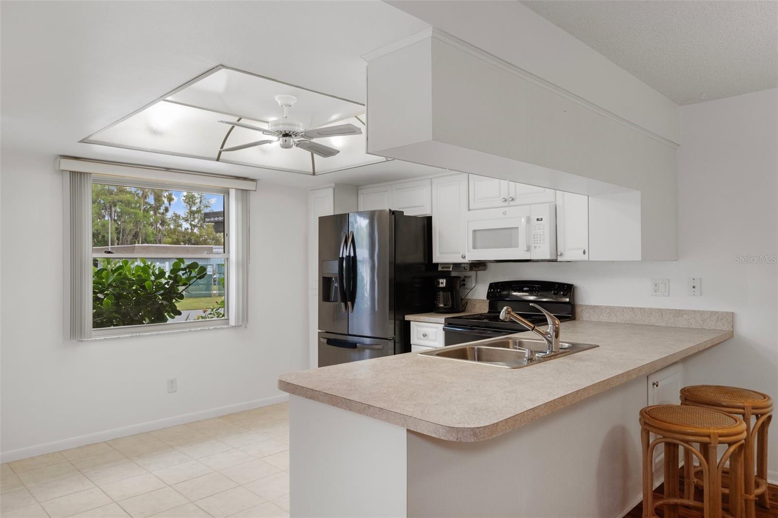 Kitchen with Breakfast Bar