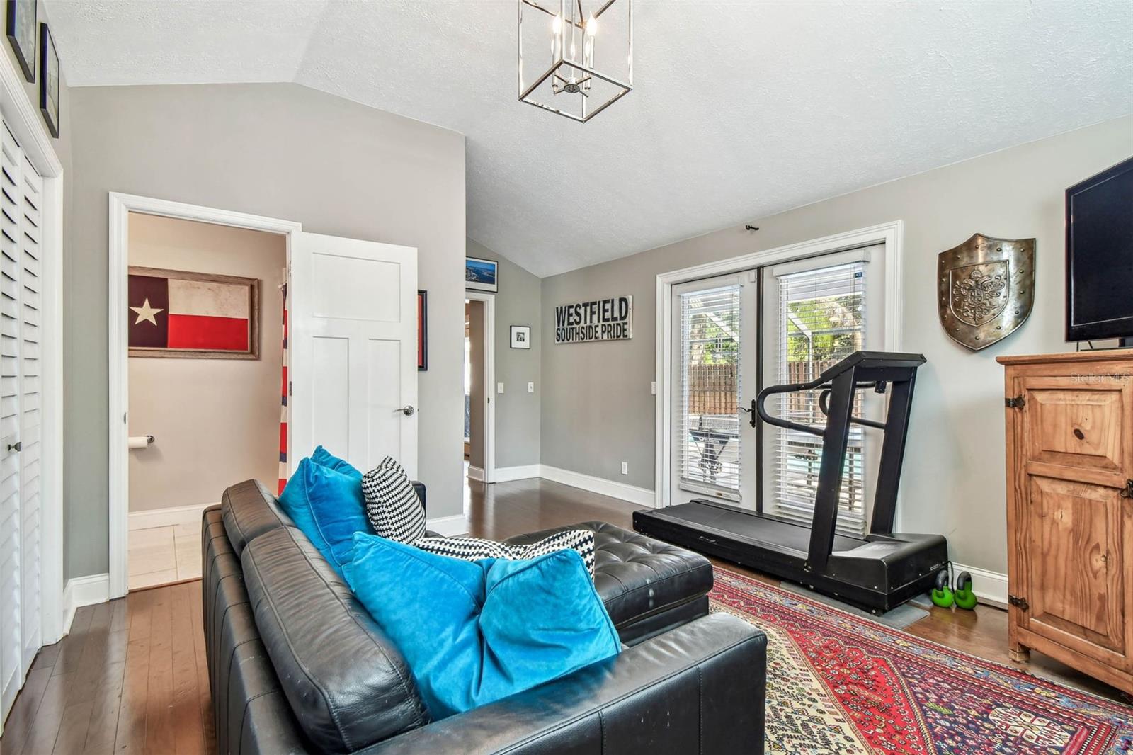 Mother-In-Law Suite w/ Access to Pool