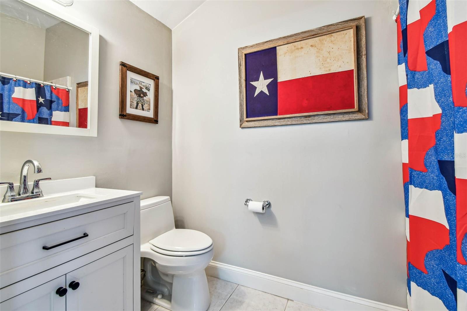 Mother-In-Law Suite Full Bathroom