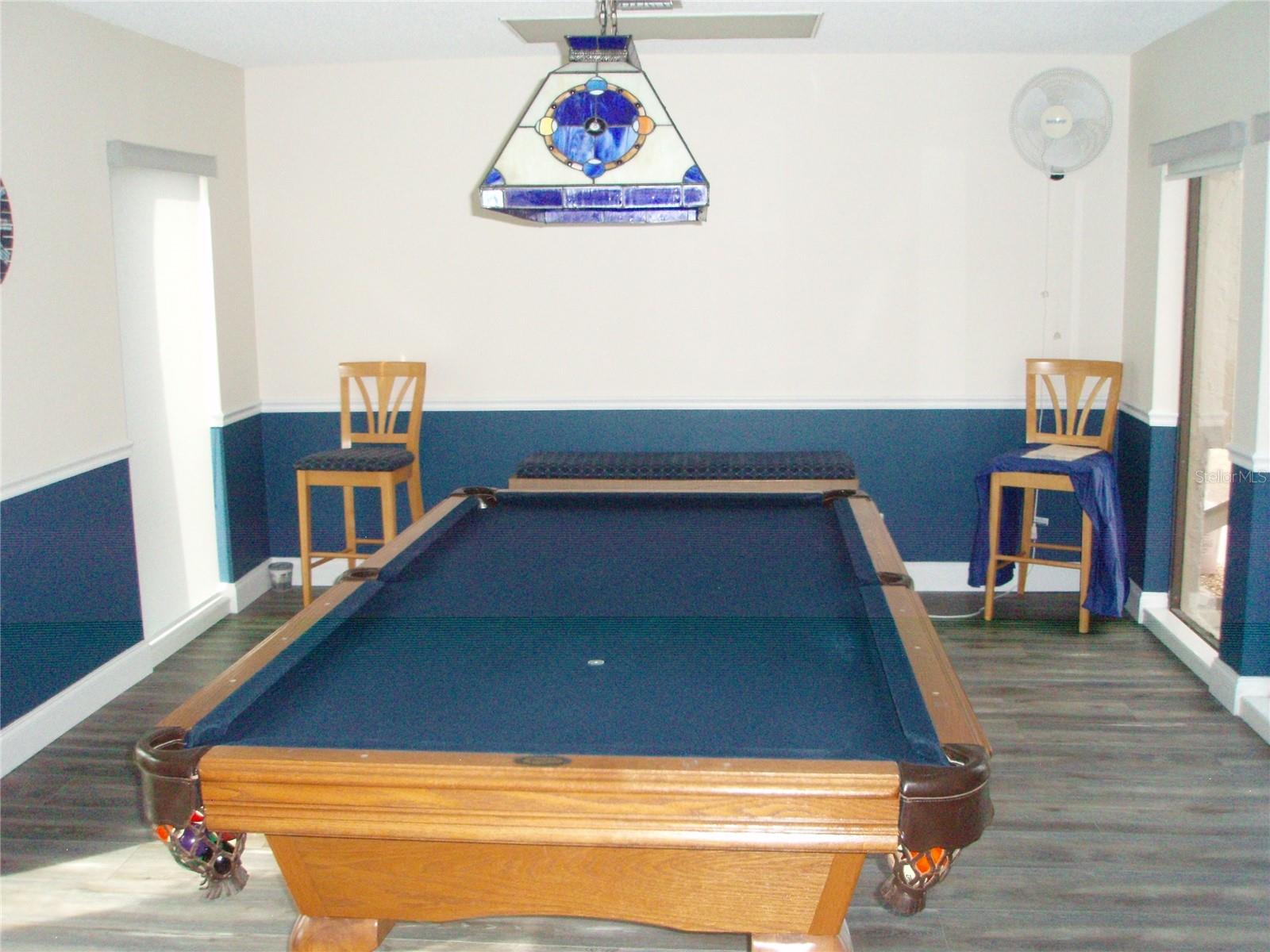 Community pool table