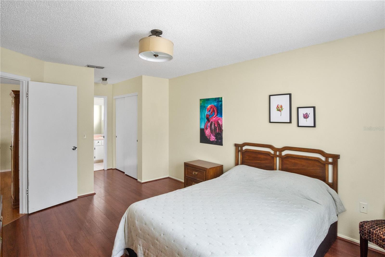 Primary suite, large size