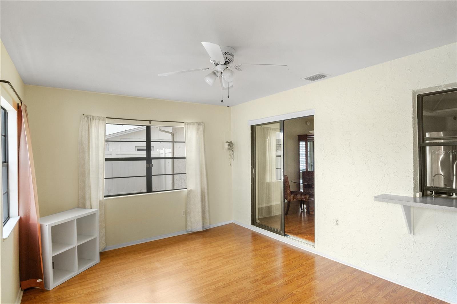 Florida room, air conditioned