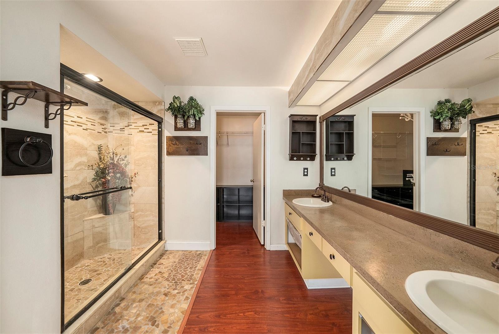 Ensuite Primary Bathroom