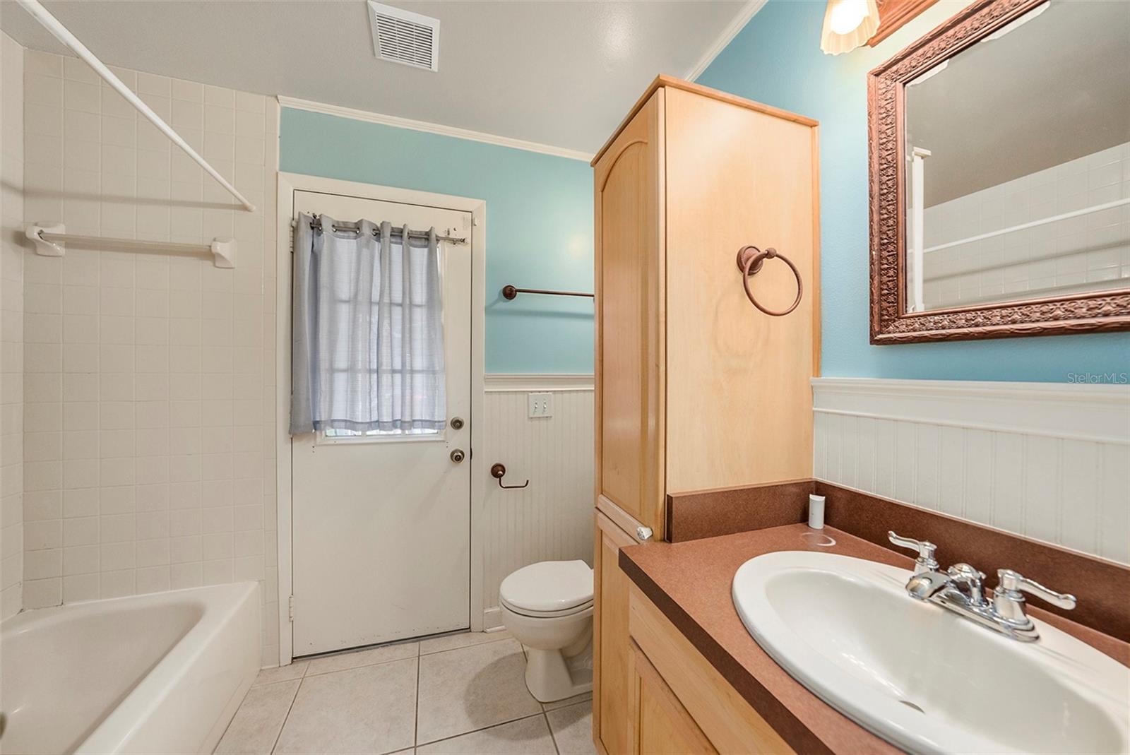 2nd Bathroom