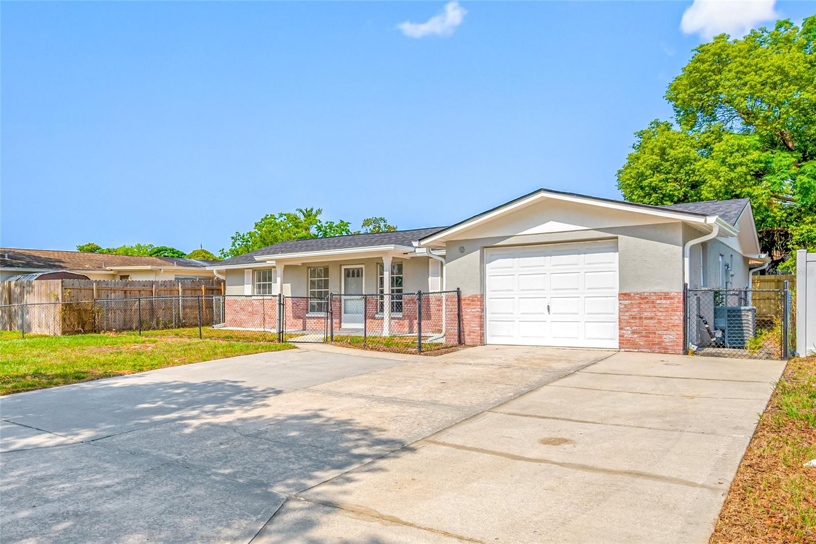 Triple wide driveway in great condition