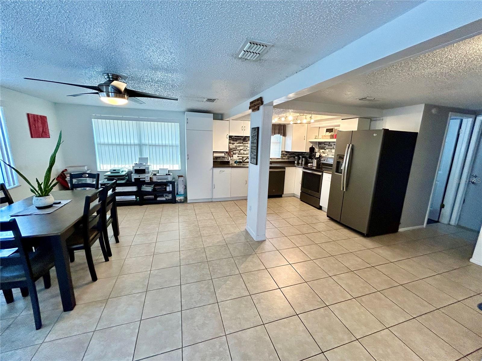 Open kitchen & dining, great entertainment space