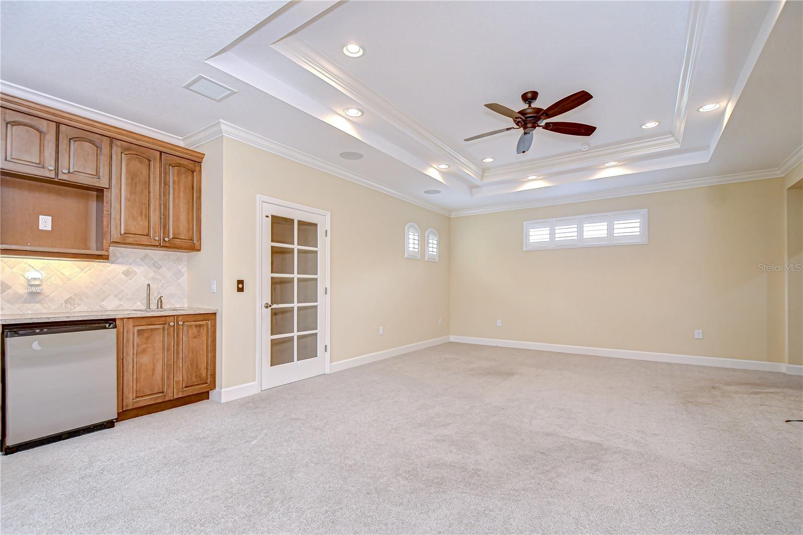 Upstairs loft with wet bar!