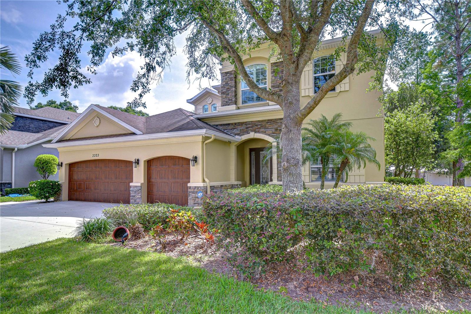 Beautiful curb appeal!
