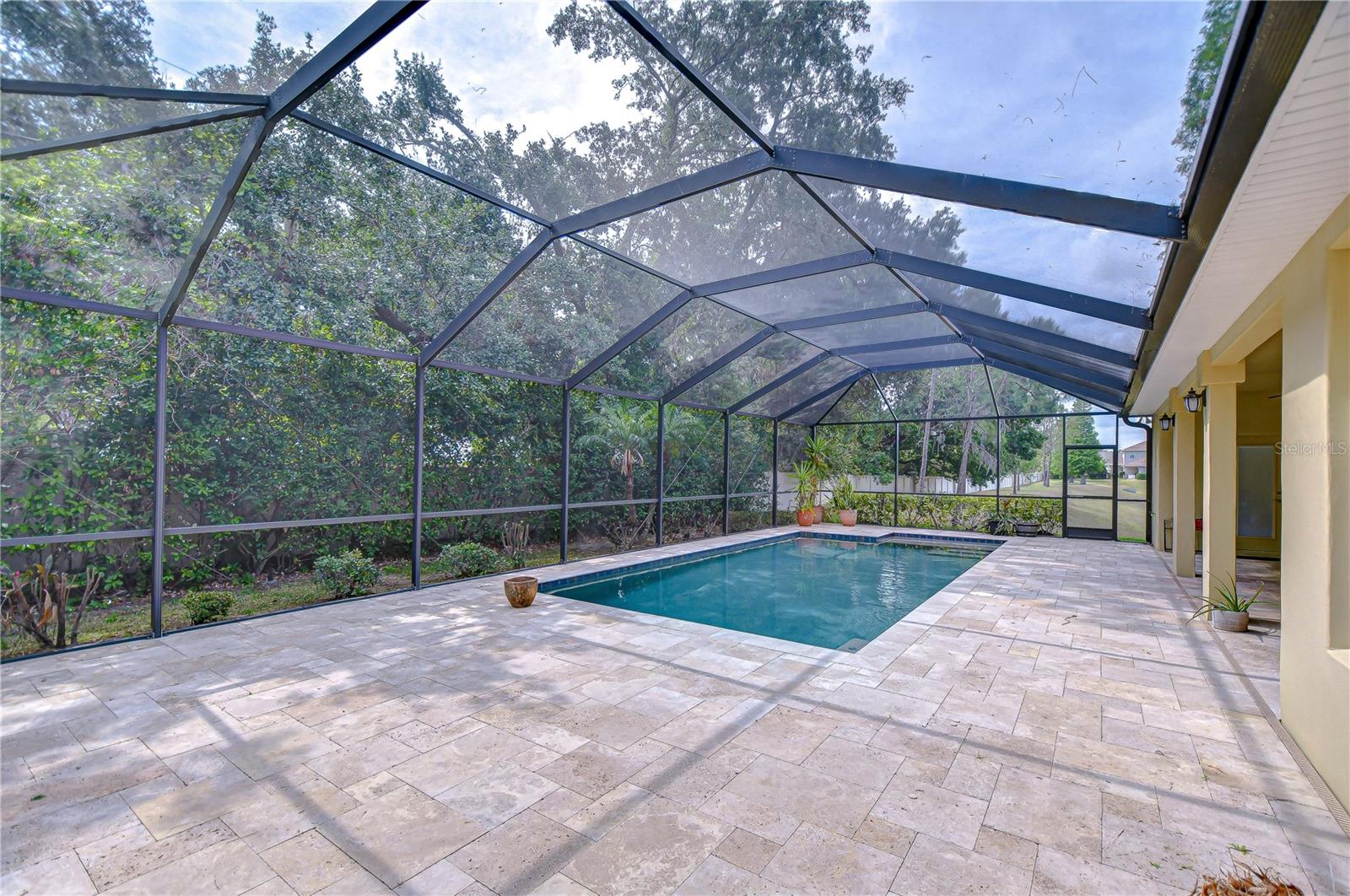 Huge screened lanai, great for parties!