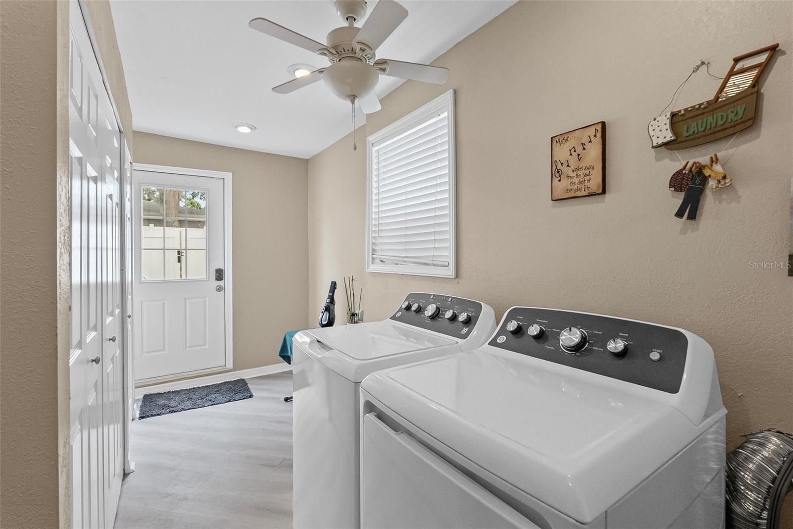 Oversized laundry room
