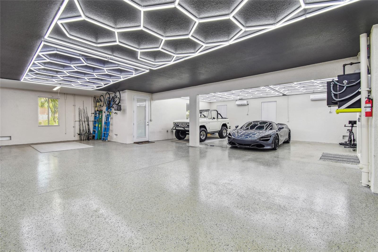 Car lovers garage!