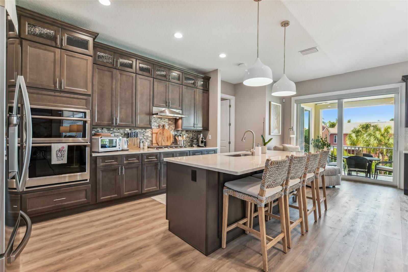 Gourmet kitchen